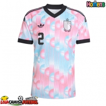 Camisa de Futebol Bélgica Zeno Debast #2 Equipamento Secundário Mundo 2026 Manga Curta